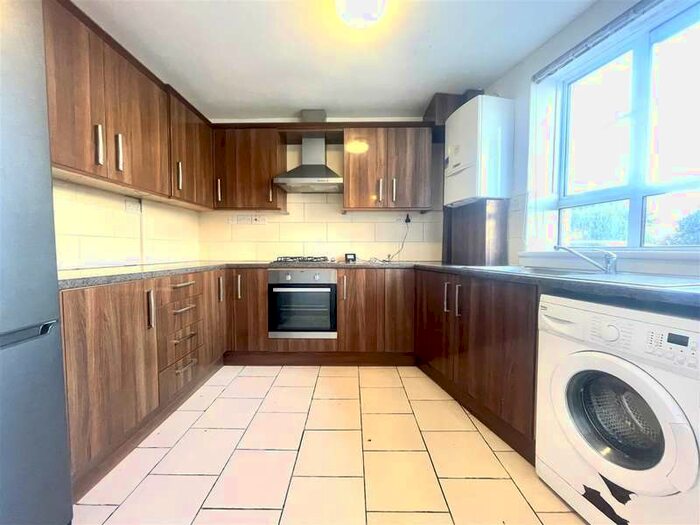 2 Bedroom Maisonette Flat To Rent In Gilpin House, Fore Street, Edmonton, N9