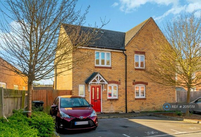 2 Bedroom Semi-Detached House To Rent In Horsham Road, Swindon, SN3