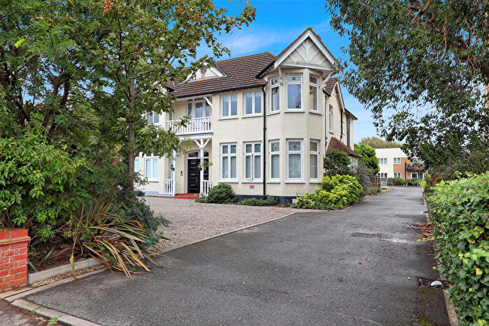 2 Bedroom Apartment For Sale In Crowstone Road, Westcliff-on-Sea, SS0