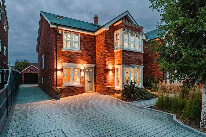 5 Bedroom Detached House For Sale In Salisbury Road, Leigh-On-Sea, SS9