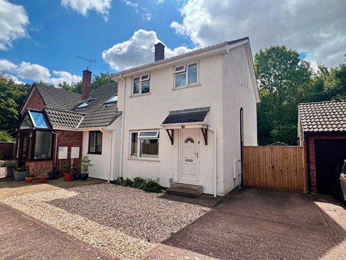 3 Bedroom End Of Terrace House For Sale In Larch Close, Taunton, TA1