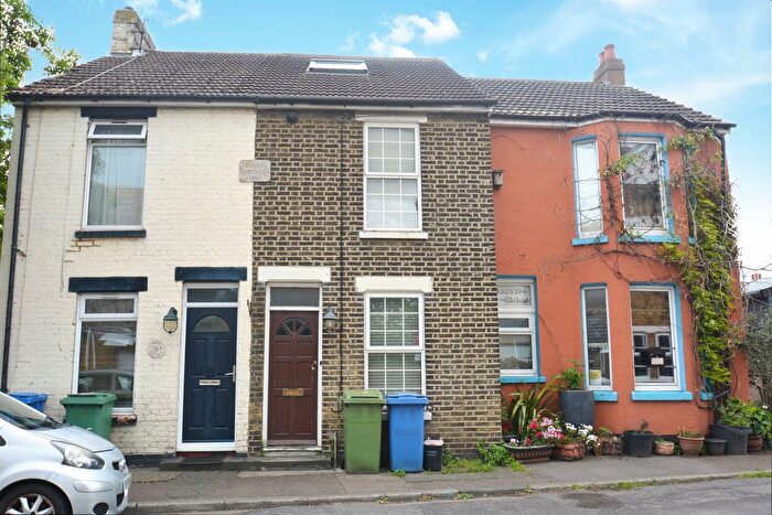 3 Bedroom Terraced House For Sale In North Road, Queenborough, ME11