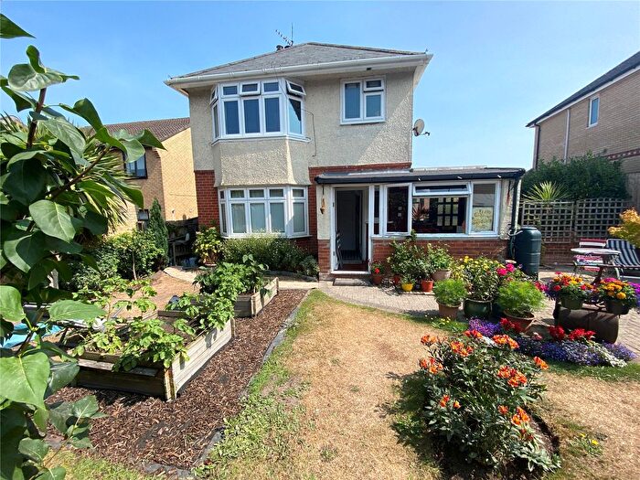 1 Bedroom Flat For Sale In High Howe Gardens, Bournemouth, Dorset, BH11