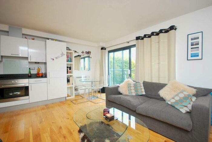 1 Bedroom Flat To Rent In Queensbridge Road, Haggerston, London, E2