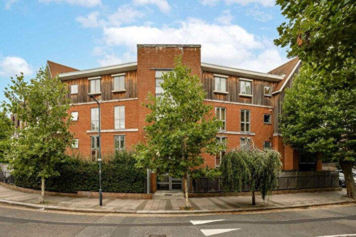 1 Bedroom Flat For Sale In Station Parade, London, NW2