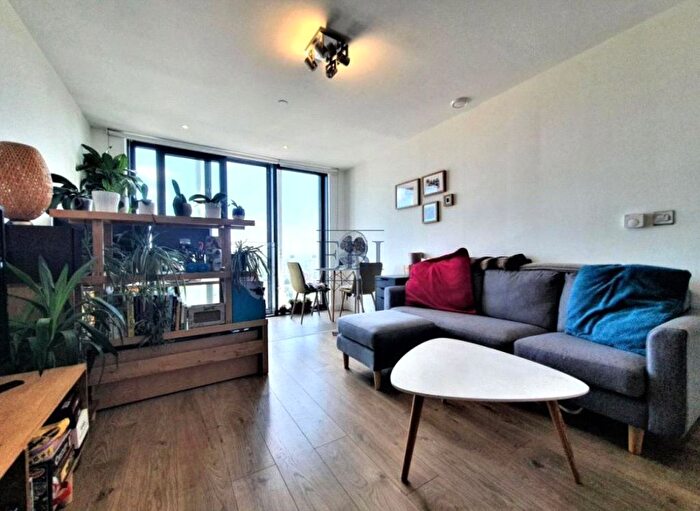 1 Bedroom Flat To Rent In Stratosphere Tower, Great Eastern Road, Stratford, E15