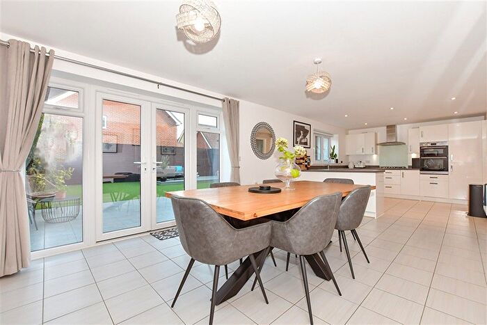 5 Bedroom Detached House For Sale In Broke Wood Way, Maidstone, Kent, ME16