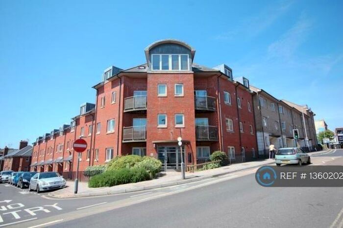 3 Bedroom Penthouse To Rent In Market Street, Exeter, EX1