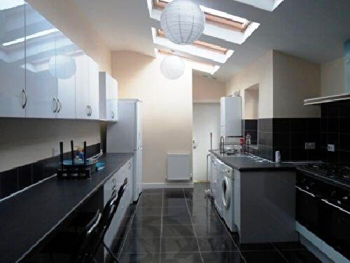 6 Bedroom House To Rent In Dartmouth Road, Selly Oak, Birmingham, West Midlands, B29