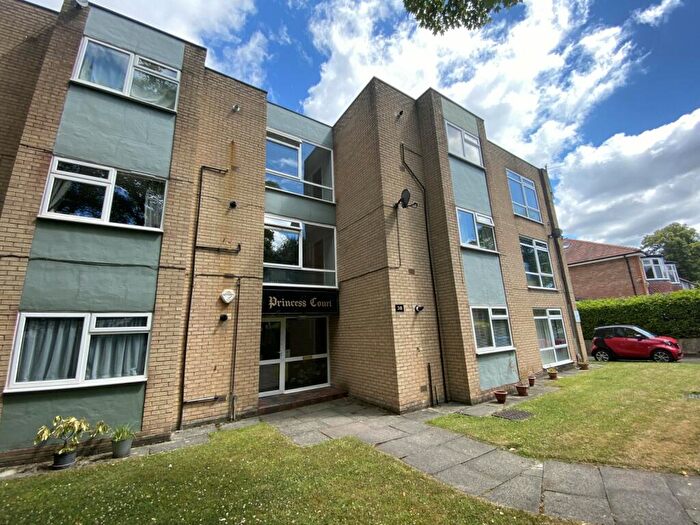 2 Bedroom Flat To Rent In Princess Court, Circular Road, Withington, Manchester, M20