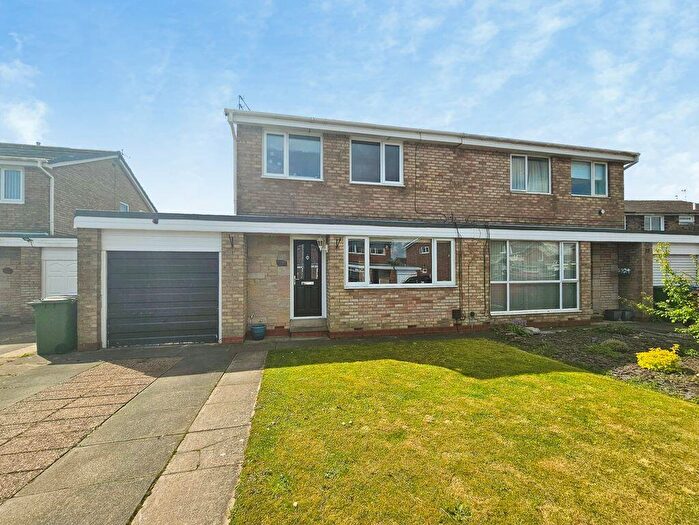 3 Bedroom Semi Detached House For Sale In Oakley Drive, Cramlington, NE23