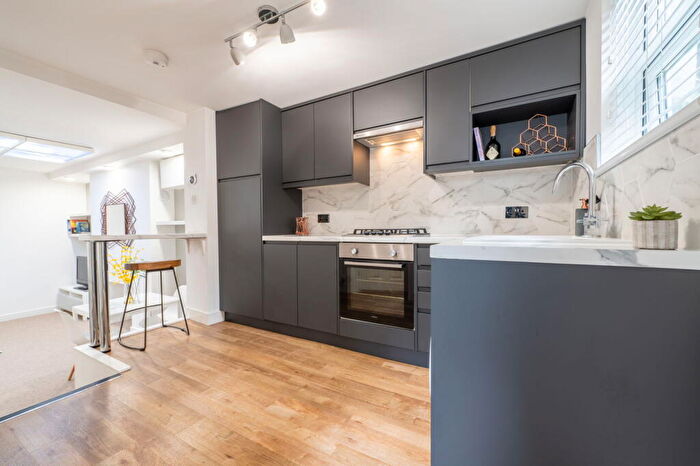 1 Bedroom Apartment To Rent In Helena Road, Southsea, Hampshire, PO4