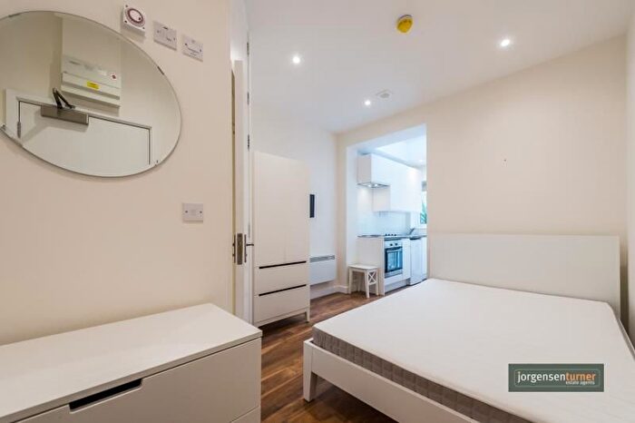 Studio To Rent In Bloemfontein Avenue, Shepherds Bush, London, W12