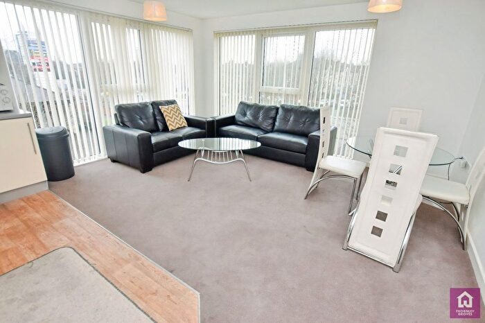 3 Bedroom Flat For Sale In Ladywell Point, Pilgrims Way, Salford, Manchester, M50