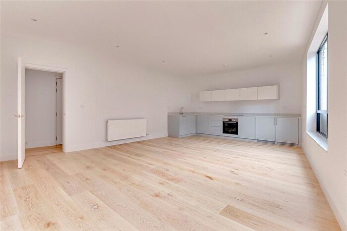 2 Bedroom Flat To Rent In Lillie Road, Fulham, SW6