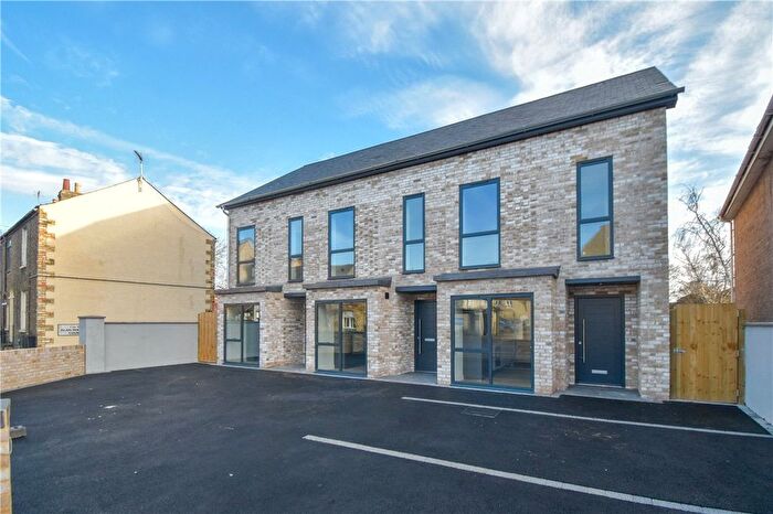 2 Bedroom End Terrace House For Sale In High Street, Chesterton, Cambridge, Cambridgeshire, CB4