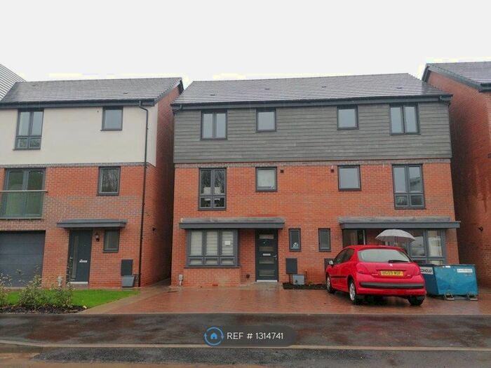 4 Bedroom Semi-Detached House To Rent In Longbridge Place, Birmingham, B31