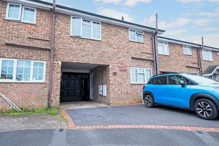 3 Bedroom Terraced House For Sale In Heather Close, Throop, Bournemouth, BH8