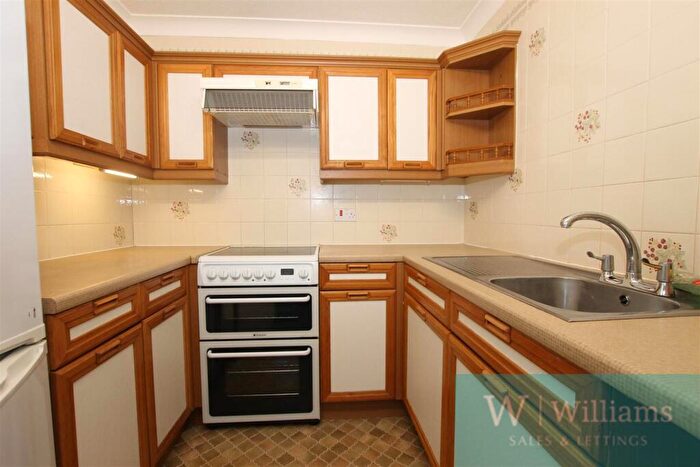 2 Bedroom Apartment To Rent In Currie Road, Sandown, PO36