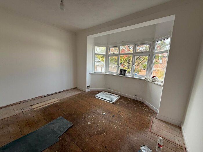 3 Bedroom Terraced House To Rent In Ashurst Drive, Ilford, IG2