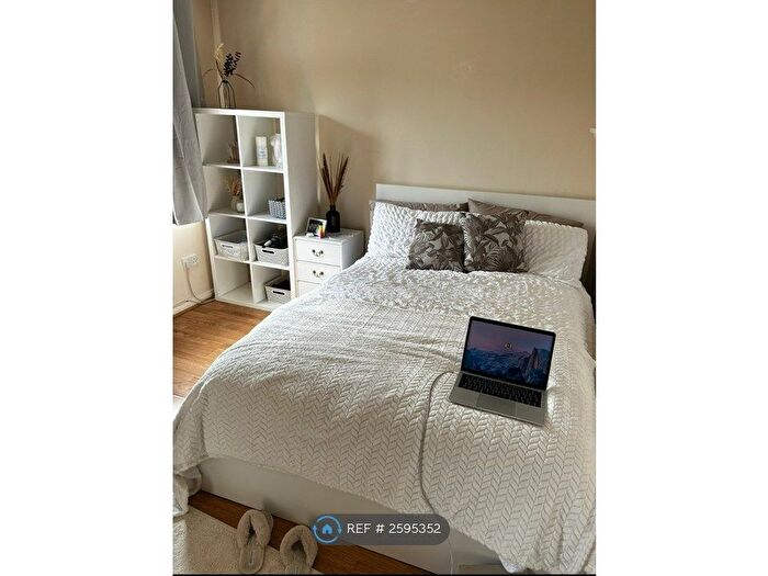 4 Bedroom Terraced House To Rent In Bushwood Drive, London, SE1