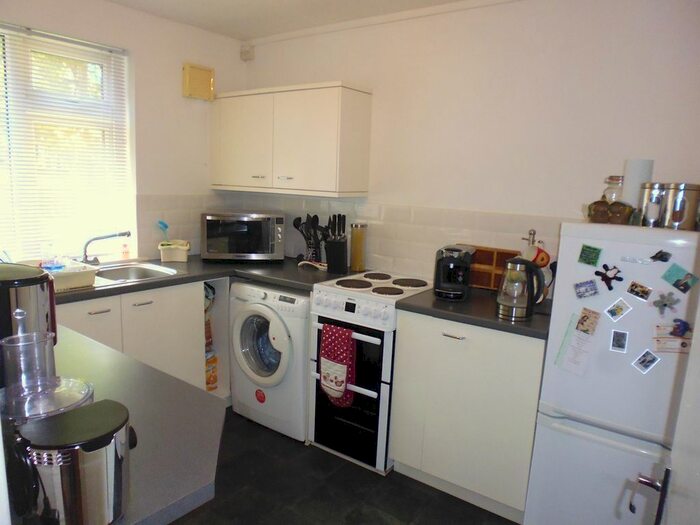 1 Bedroom Flat To Rent In Dalford Court, Telford, Hollinswood, Shropshire TF3