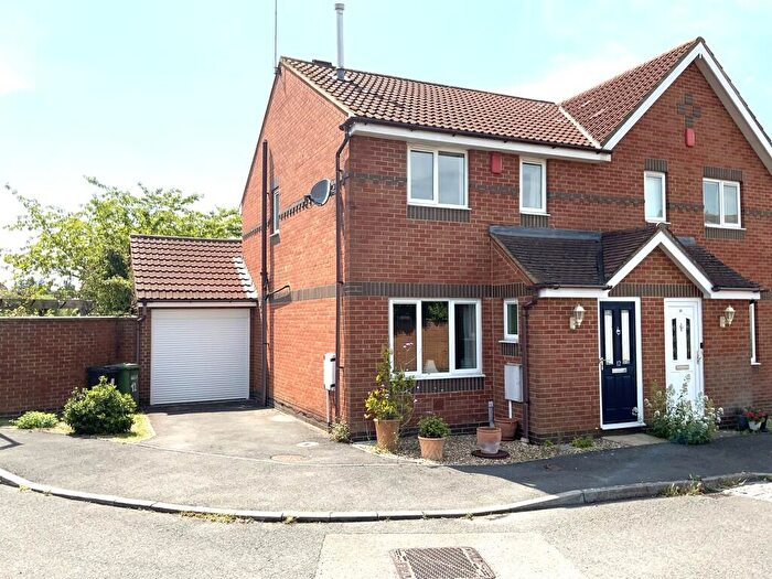 3 Bedroom Semi-Detached House For Sale In Rogers Court, Chipping Sodbury, BS37