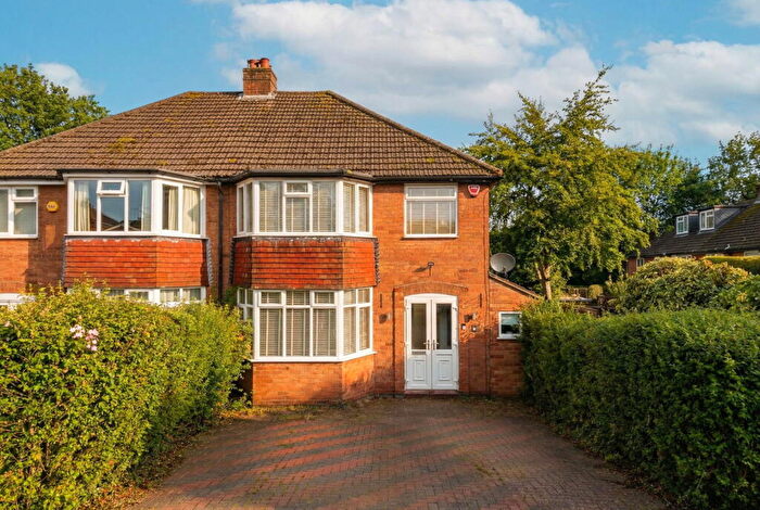 3 Bedroom Semi Detached House For Sale In Three Oaks Road, Wythall, Birmingham, B47