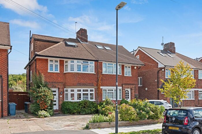 4 Bedroom Semi-detached House For Sale In Merrion Avenue, Stanmore, HA7