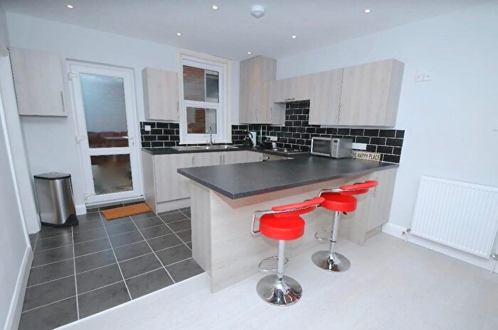 5 Bedroom Detached House To Rent In Student House On Stanfield Road, BH9