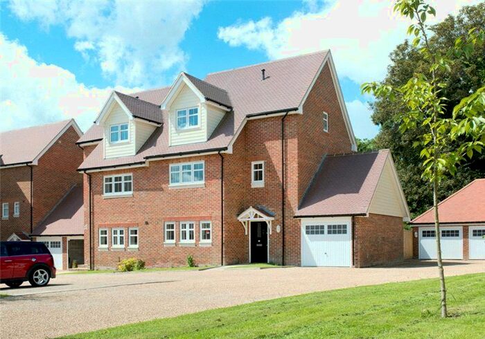 4 Bedroom End Of Terrace House To Rent In Oakhurst Park Gardens, Hildenborough, Tonbridge, Kent, TN11