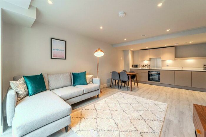 2 Bedroom Apartment To Rent In St Martins Place, Broad Street, Birmingham, West Midlands, B15