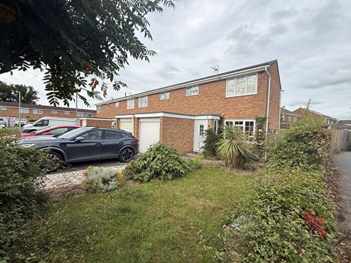 2 Bedroom Property To Rent In Baydon Close, Trowbridge, Wiltshire, BA14