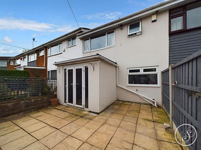3 Bedroom Terraced House For Sale In Garland Drive, Leeds, LS15