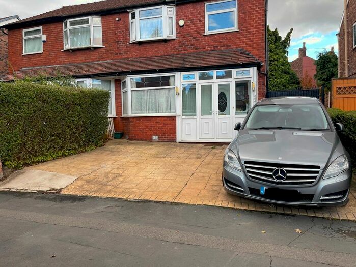 4 Bedroom Semi-Detached House To Rent In Moseley Road, Levenshulme, Manchester, M19
