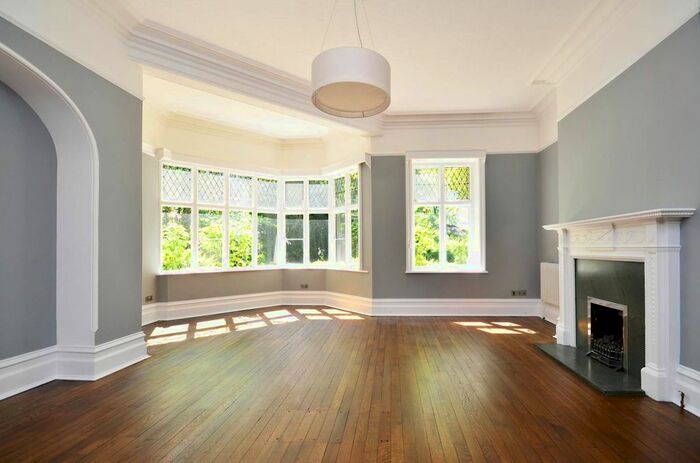 2 Bedroom Flat To Rent In Sandy Lane, Woking, GU22