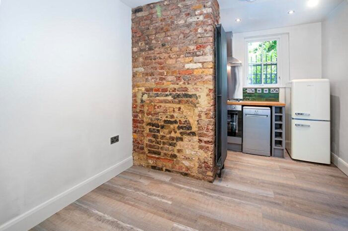 1 Bedroom Apartment To Rent In Waterloo Terrace, London, N1