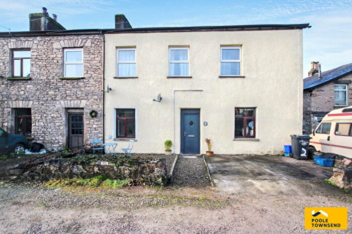 2 Bedroom Flat For Sale In Lound Square, Kendal, LA9