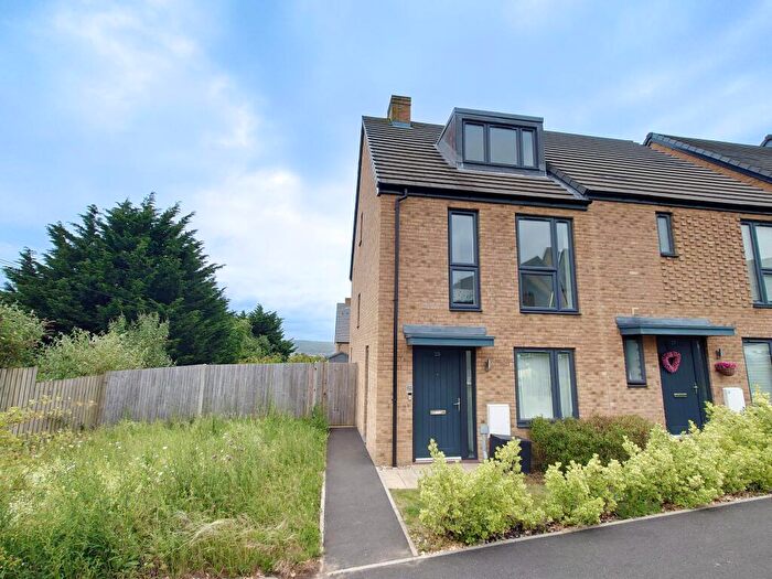 3 Bedroom Semi-Detached House For Sale In Celandine Way, Newhaven, BN9