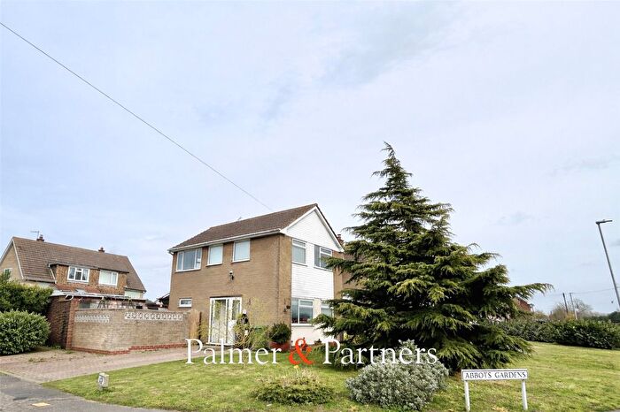 3 Bedroom Detached House For Sale In Clacton Road, St. Osyth, Clacton-On-Sea, Essex, CO16
