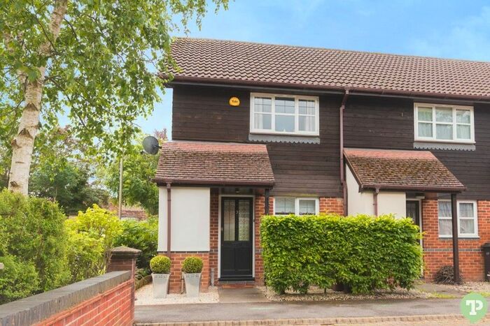 2 Bedroom Terraced House To Rent In Fairfax Gate, Holton, OX33