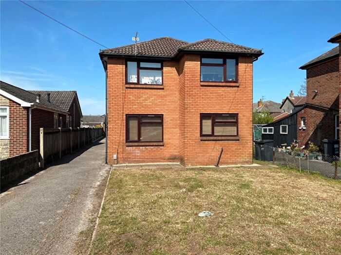 2 Bedroom Apartment For Sale In Canford Road, Wallisdown, Bournemouth, Dorset, BH11