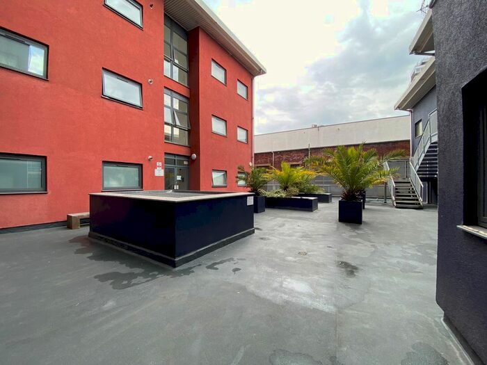 1 Bedroom Flat To Rent In Plaistow Road, London, E13