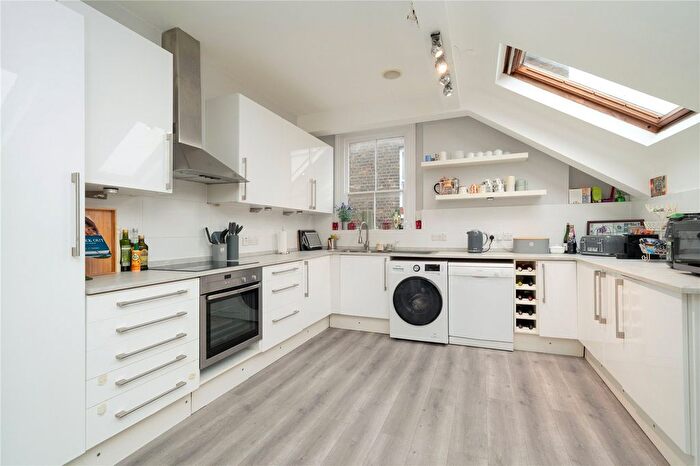 3 Bedroom Flat To Rent In Edge Hill, Wimbledon, London, SW19