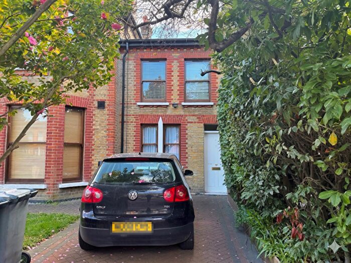 1 Bedroom Flat To Rent In Windsor Road, London, E7