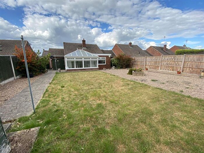 2 Bedroom Bungalow For Sale In Peak View Drive, Ashbourne, DE6