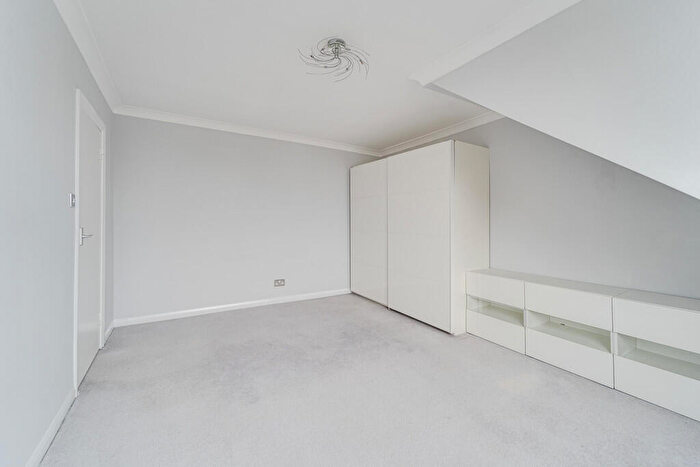 2 Bedroom Apartment To Rent In Haverstock Hill, Belsize Park, London, NW3