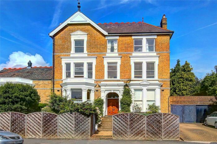 4 Bedroom Flat To Rent In Darlaston Road, Wimbledon, SW19
