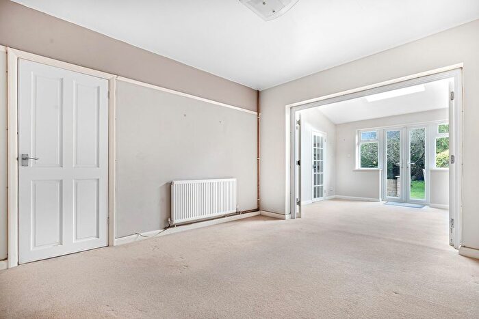 5 Bedroom Semi-Detached House For Sale In Grosvenor Road, Staines-Upon-Thames, TW18