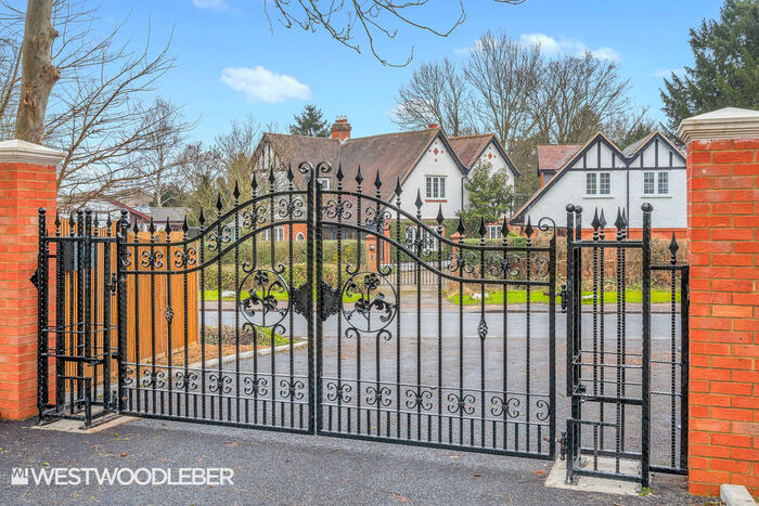 3 Bedroom Terraced House To Rent In Clockhouse Mews, Daws Hill, E4